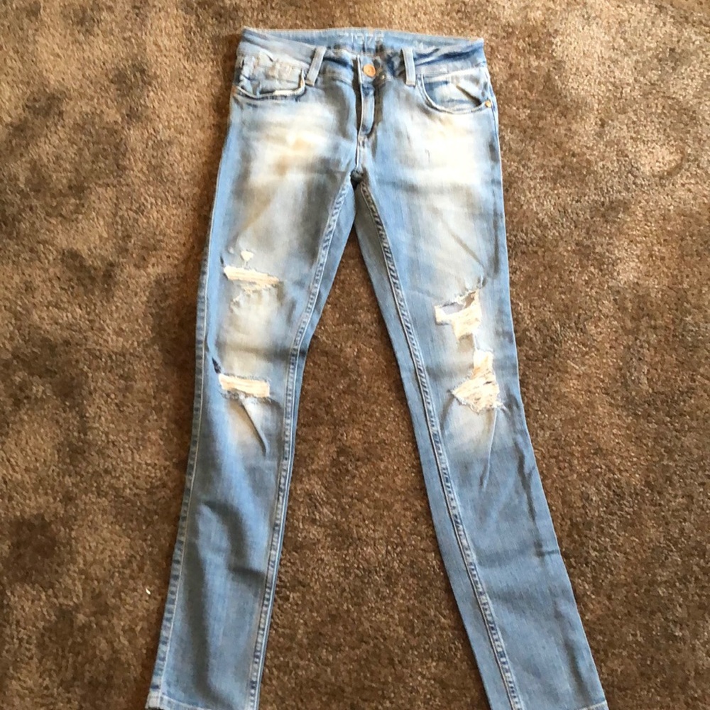 Zara Low Rise Distressed Skinny Jeans